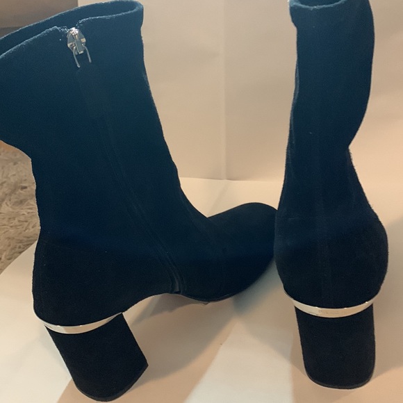 Black Prada velvet booties - Picture 4 of 5